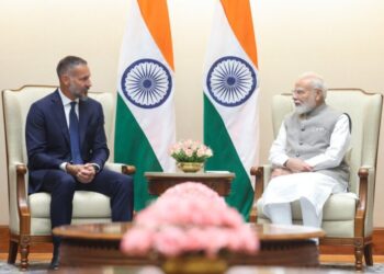 Prime Minister meets His Highness Prince Rahim Aga Khan V, discusses Strengthening Partnership with Aga Khan Development Network