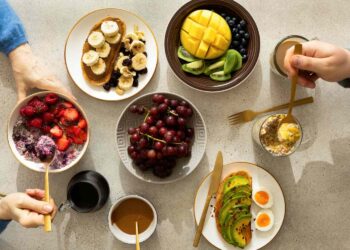 Trying To Eat Healthy? Nutritionist Shares A Simple DAILY Checklist